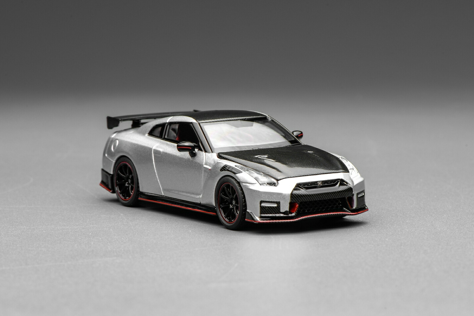 MOTORHELIX 1/64 Nissan GT-R NISMO (R35) Special Edition 2022 Ultimate Metal Silver 【M63523】 (ミニカー)画像