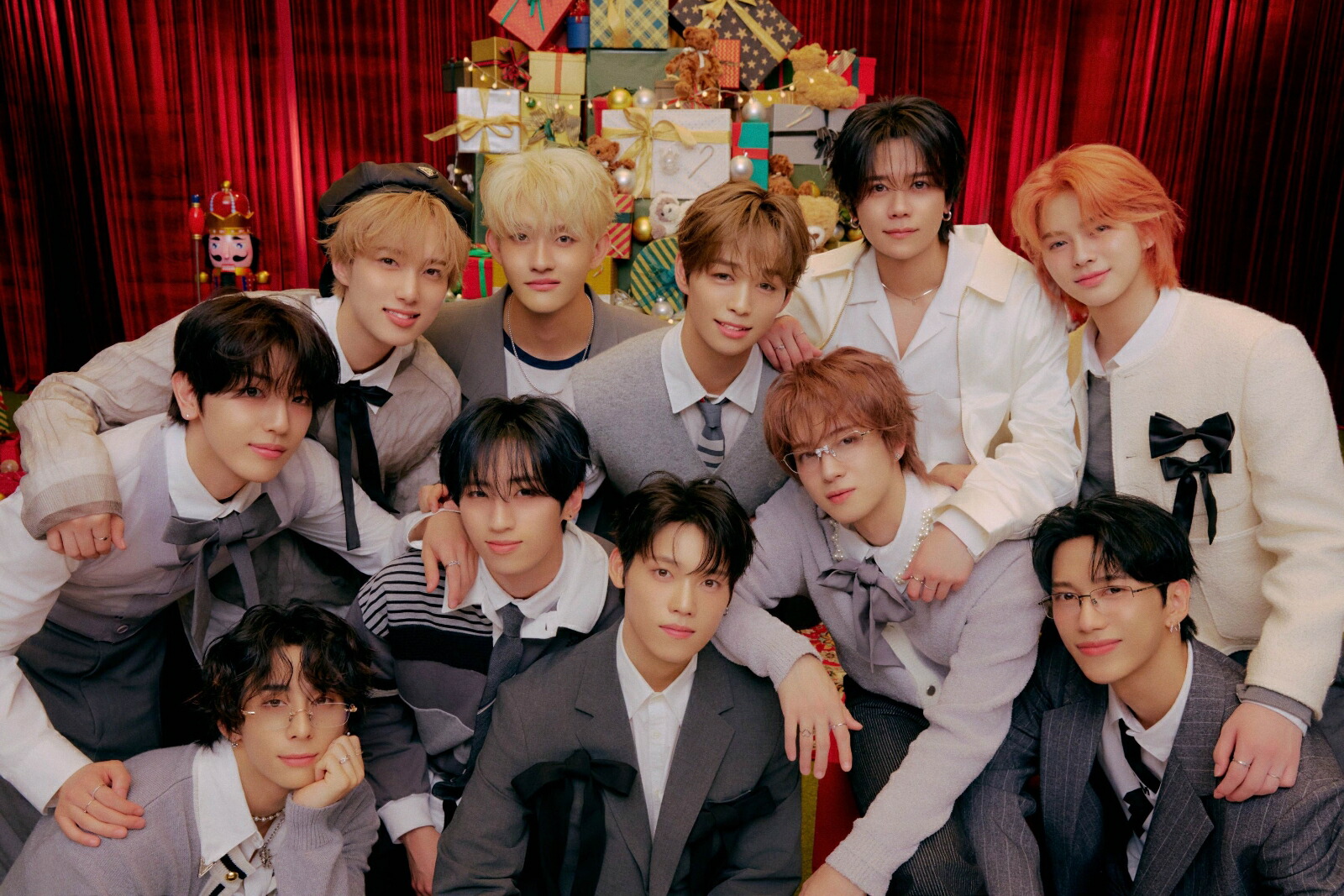 �ڳ�ŷ�֥å�������Ʊ��������ŵ��WINTERSINGLE��THEWINTERMAGIC��(Presentver.��Cakever.��Holidayver.���å�)(�ե��󥿥֡ʥ���11���������1��))[INI]