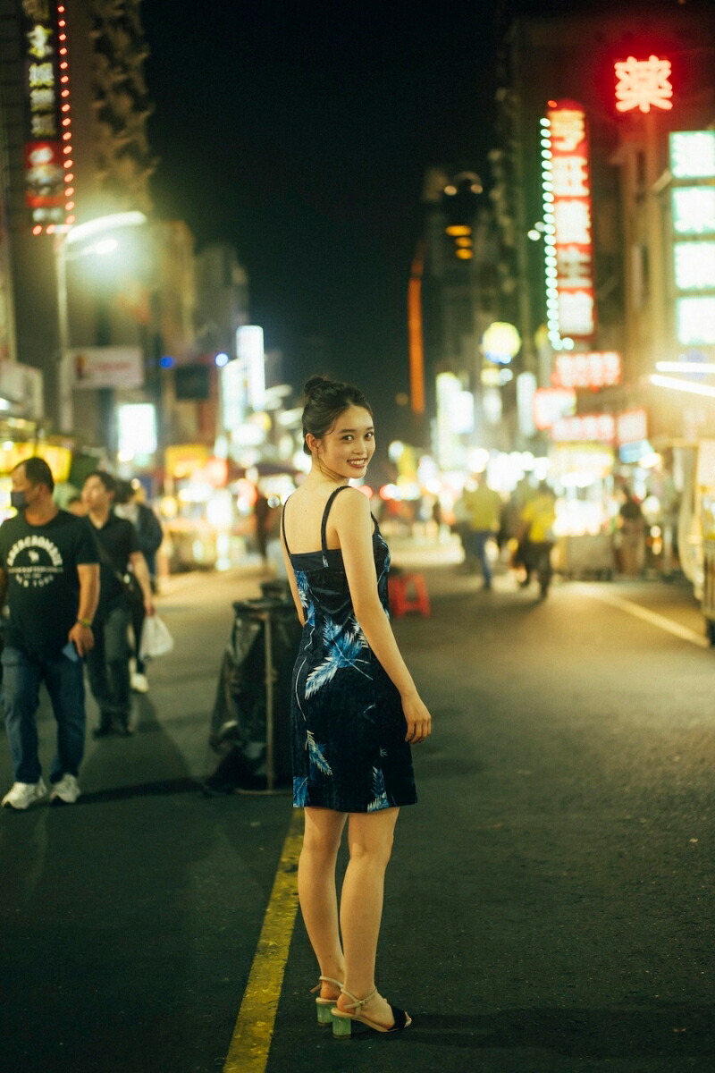 【楽天ブックス限定特典】高石あかりファースト写真集幻灯(ポストカード1枚)（B.L.T.MOOK）