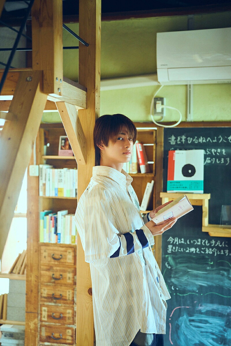 【楽天ブックス限定特典】雨宮翔1st写真集（タイトル未定）(複製メッセージ入り大判生写真（2L判）)[雨宮翔]