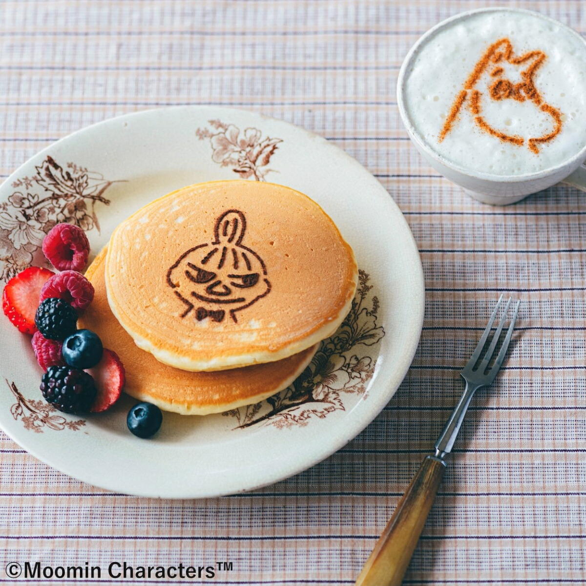 MOOMIN抜き型2個&ステンシル4枚つきムーミンカフェレシピBOOK（扶桑社ムック）