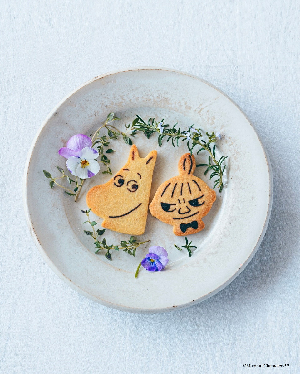MOOMIN抜き型2個&ステンシル4枚つきムーミンカフェレシピBOOK（扶桑社ムック）