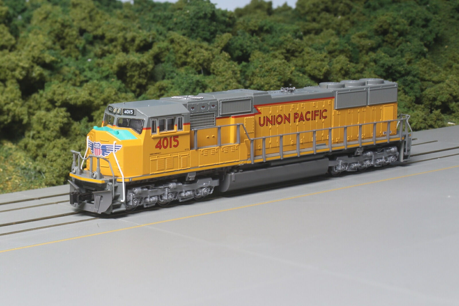 ブックス: EMD SD70M フラットラジエーター UP #4015 エクスカージョン 【176-4015】 (鉄道模型 Nゲージ) - 玩具 - 4949727688787 : ゲーム