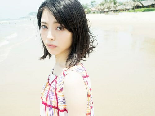 楽天ブックス 楽天ブックス限定特典付き 浜辺美波 19カレンダーブック 写真集付 プレミアム版 本