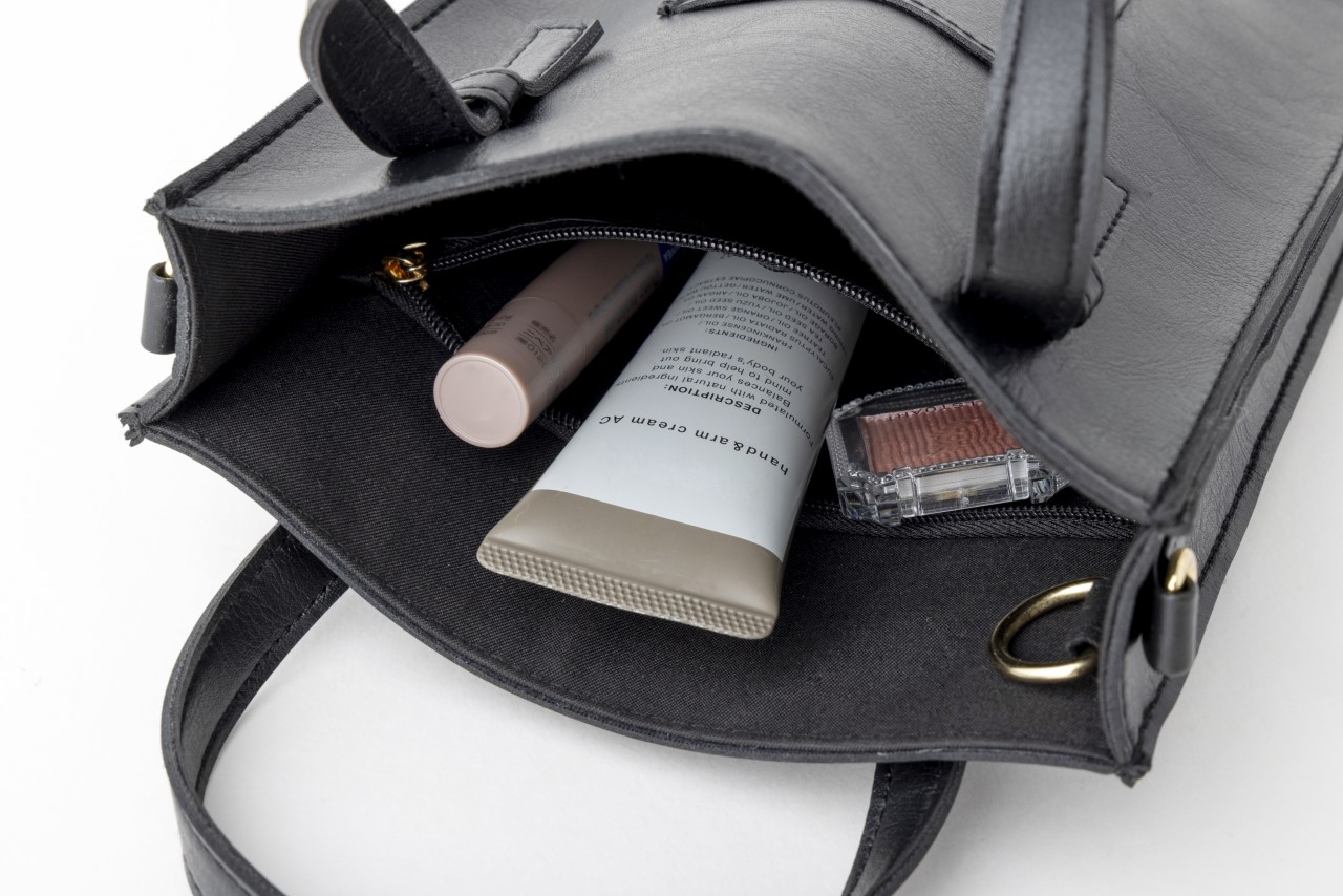 iNtimite2WAYで使える!スマホショルダーバッグBOOK[佐々木希]