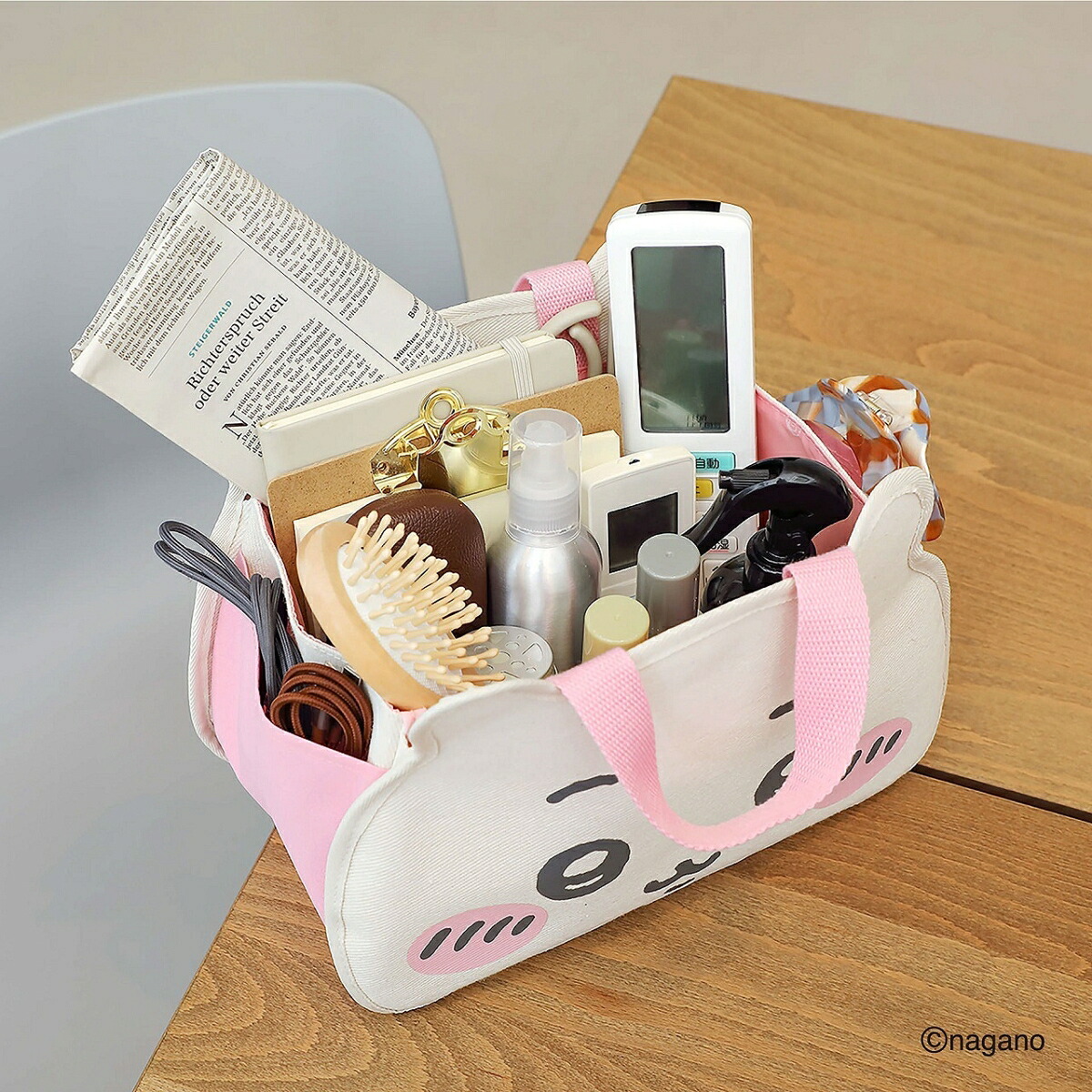 CHIIKAWAINTERIORTOTEBAGBOOKちいかわver.