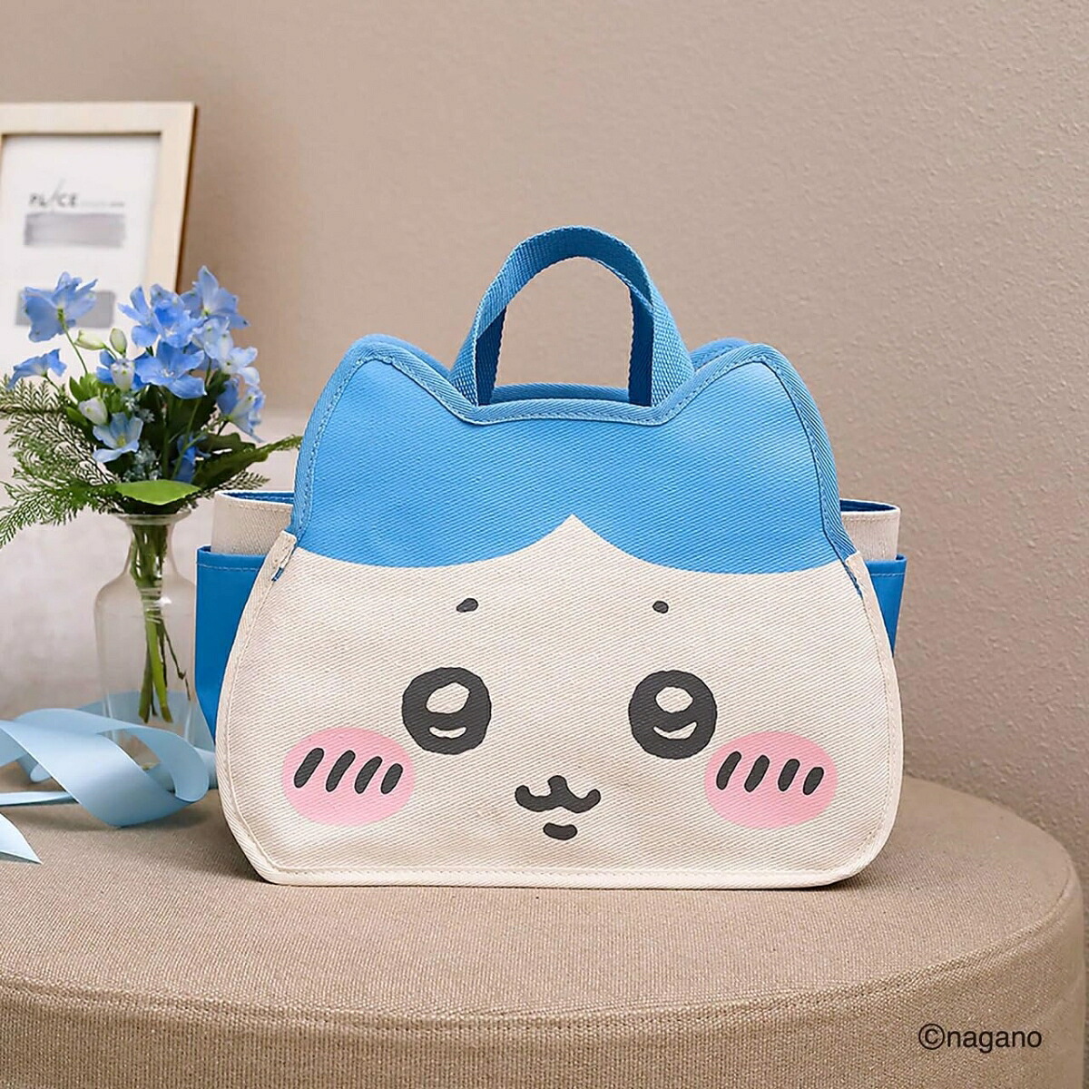 CHIIKAWAINTERIORTOTEBAGBOOKハチワレver.