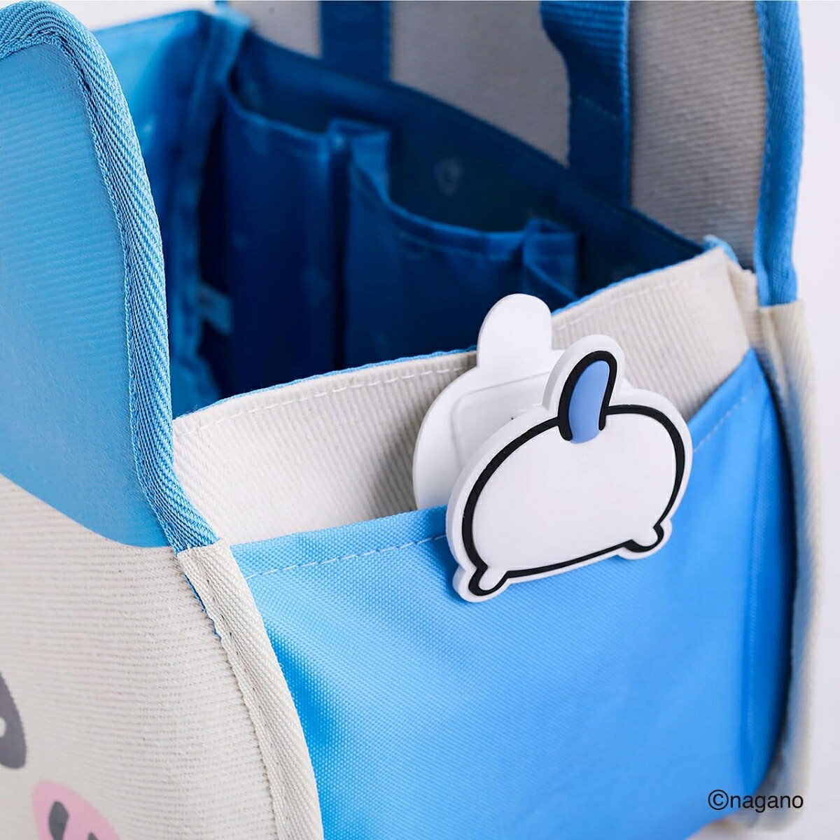 CHIIKAWAINTERIORTOTEBAGBOOKハチワレver.