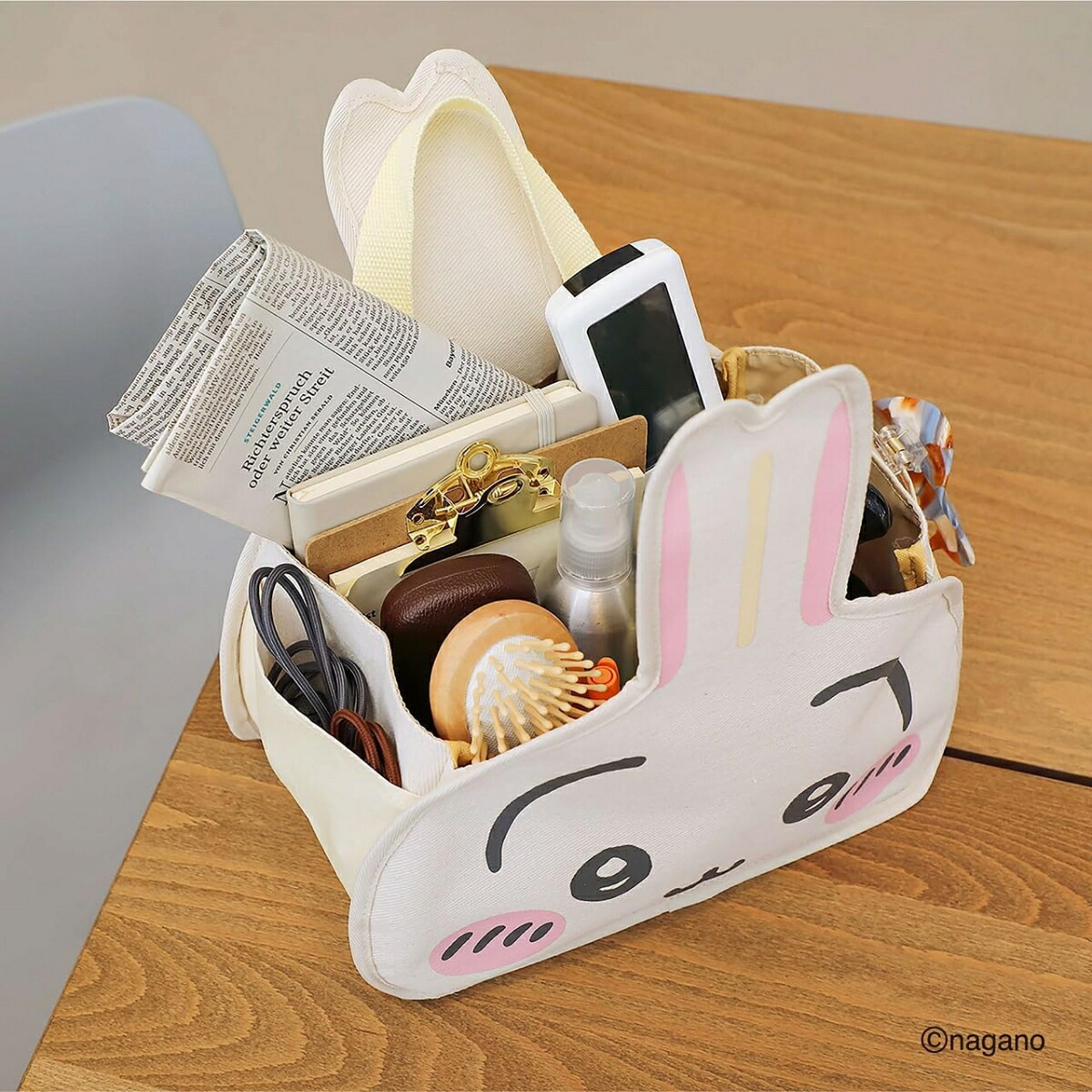 CHIIKAWAINTERIORTOTEBAGBOOKうさぎver.