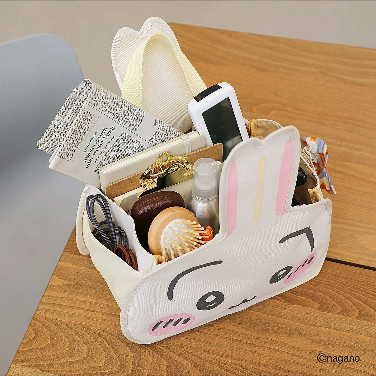 CHIIKAWAINTERIORTOTEBAGBOOKうさぎver.