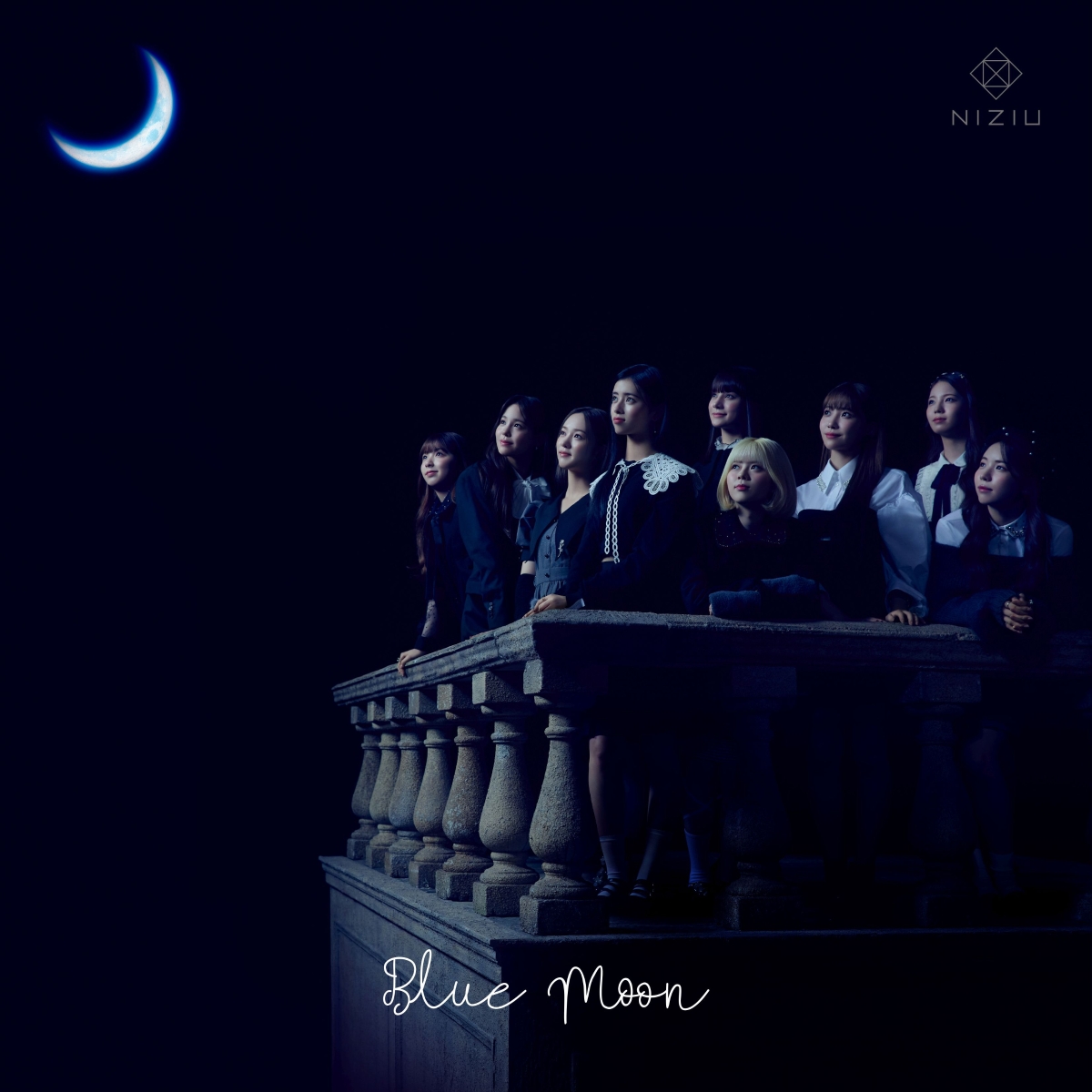 楽天ブックス: Blue Moon (通常盤) - NiziU - 4547366589658 : CD
