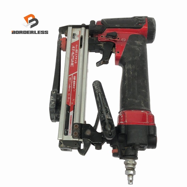 ☆中古品☆makita マキタ 高圧 エアタッカー AT425HE 赤 ステープル幅J線4粍 長さ25粍 エアータッカー エア湖物の具128282