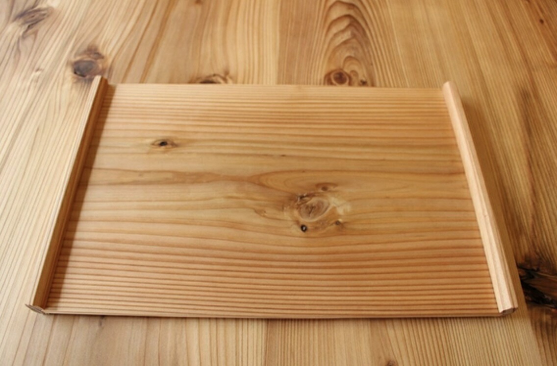 無垢材ハンドメイド トレー おぼん クリプトメリア 国産杉 5枚セット 専用スタンド付き 幅450mm 奥行300mm 家具職人手作り 一点物