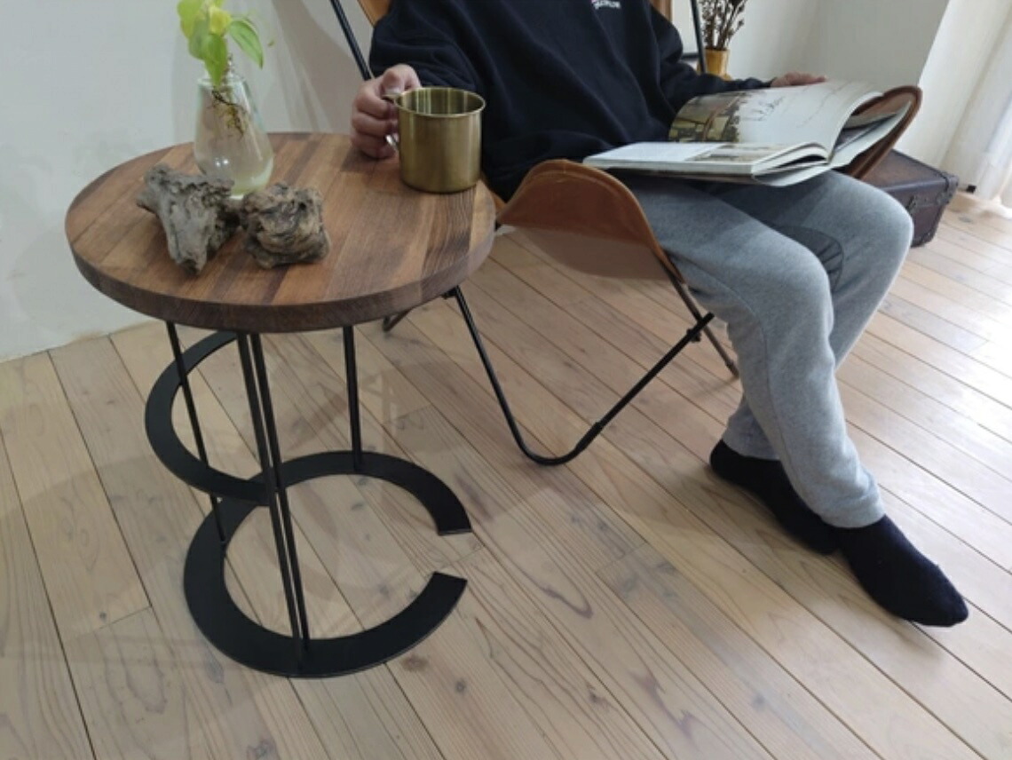 ◆TIデザイン受賞作品◆　天然木　円形サイドテーブル　ディスプレイ　シェルフラック　観葉植物　ソファ横