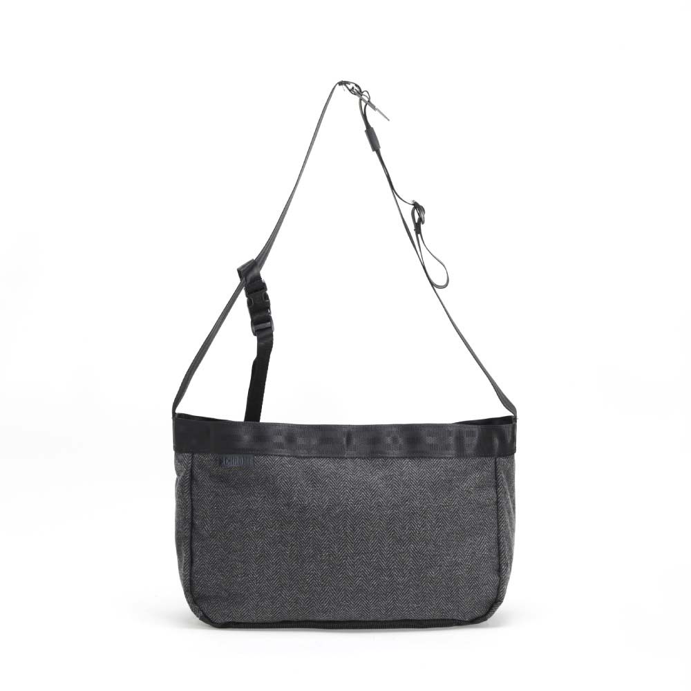 クローム ニュースペーパーメッセンジャー スモール CHROME NEWSPAPER MESSENGER SM BLACK HERRINBONE バッグ メッセンジャーバッグ ★耐水 JP198BKHB