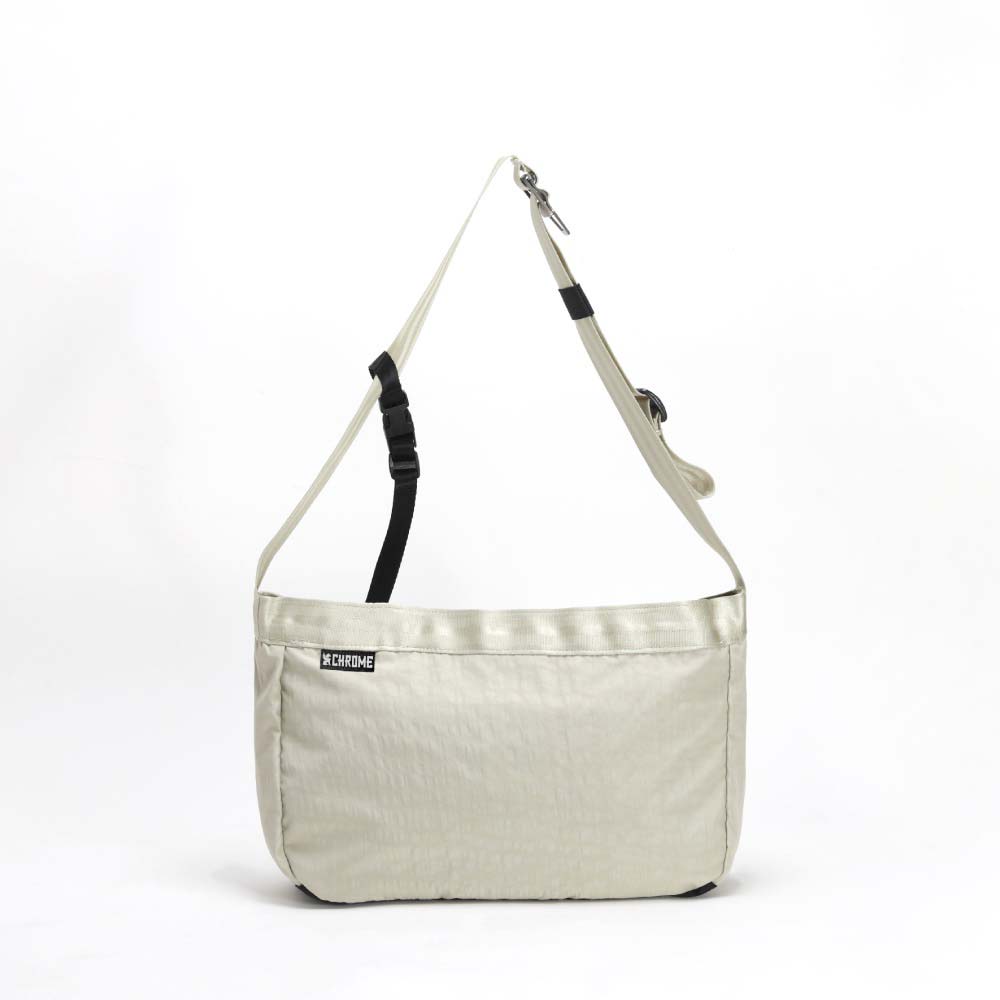 クローム ニュースペーパーメッセンジャー スモール CHROME NEWSPAPER MESSENGER SM SANDSTONE バッグ メッセンジャーバッグ ★耐水 JP198SDST｜BOSTON CLUB 店