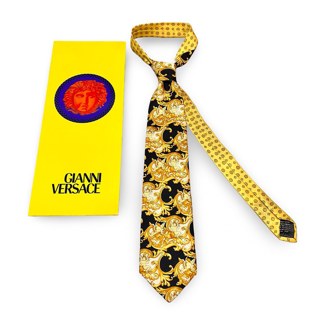 GIANNI VERSACE ジャンニヴェルサーチ エンジェル バロッコ柄 絹地 タイ 黒いこと ゴールド その頃物 属する付き添い人 【中古】【価値づける済み】