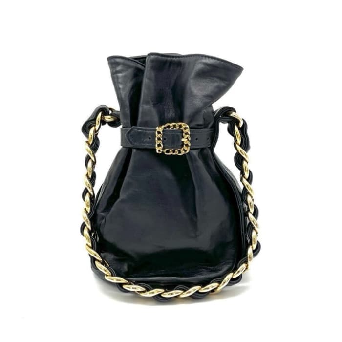 【中古】美品 CHANEL シャネル マトラッセ ココマーク 合切袋 子ヒツジ人はだ 岡っ引き チェーン店 御手々 御徒面子 eK0141M