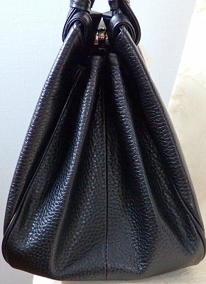 【楽天市場】フォーマルバッグ 黒 ブラックフォーマル 牛革 革製 バッグ レディース 日本製 上部開閉式 縦型 コンパクトサイズ マグネット式