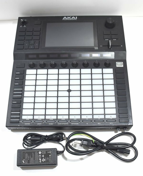 akai pro mpc live