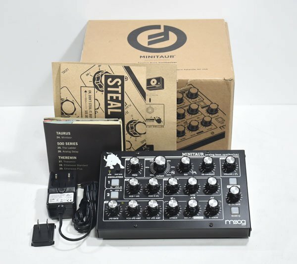 高級な 極美品 MOOG モーグ MINITAUR ベースアナログシンセサイザー 元