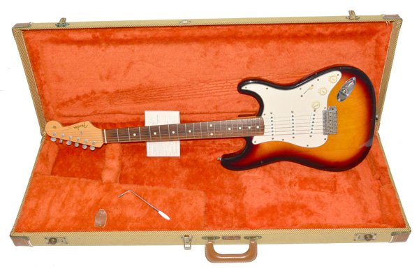 ハードケース付 FENDER フェンダー American Vintage 62 Stratocaster 3SB RN W/C ヴィンテージ ストラトキャスター エレキギター