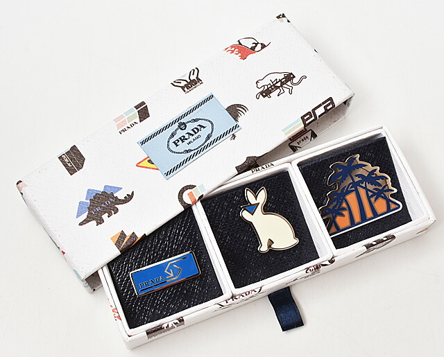 正規品　新品未使用　PRADA ネイビー　トライアングル　レザーブローチ 正規品 新品未使用 PRADA ネイビー トライアングル レザーブローチΩ