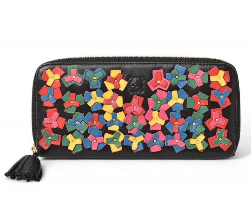 ロエベ　鑑定済　ロゴマークがキレイ ラウンドジップ　長財布　レディース ロエベ 鑑定済 ロゴマークがキレイ ラウンドジップ 長財布