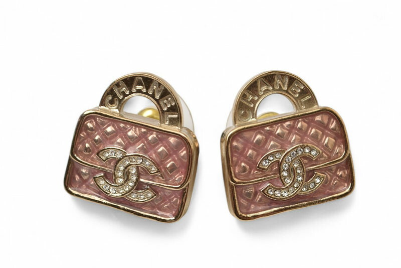 シャネル ピアス CHANEL アクセサリー CC/バッグモチーフ ラインストーン ローズ/ゴールド B24【中古】