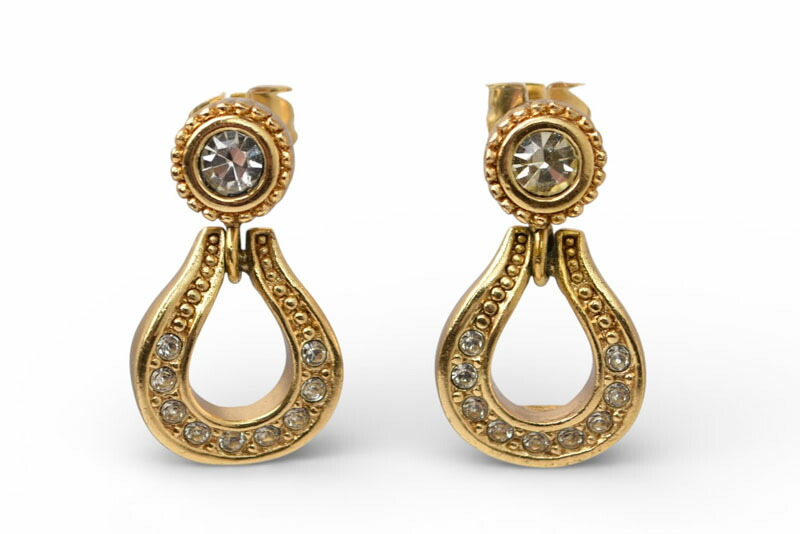 楽天市場】クリスチャンディオール ロゴ刻印 ハート ピアス 金属製