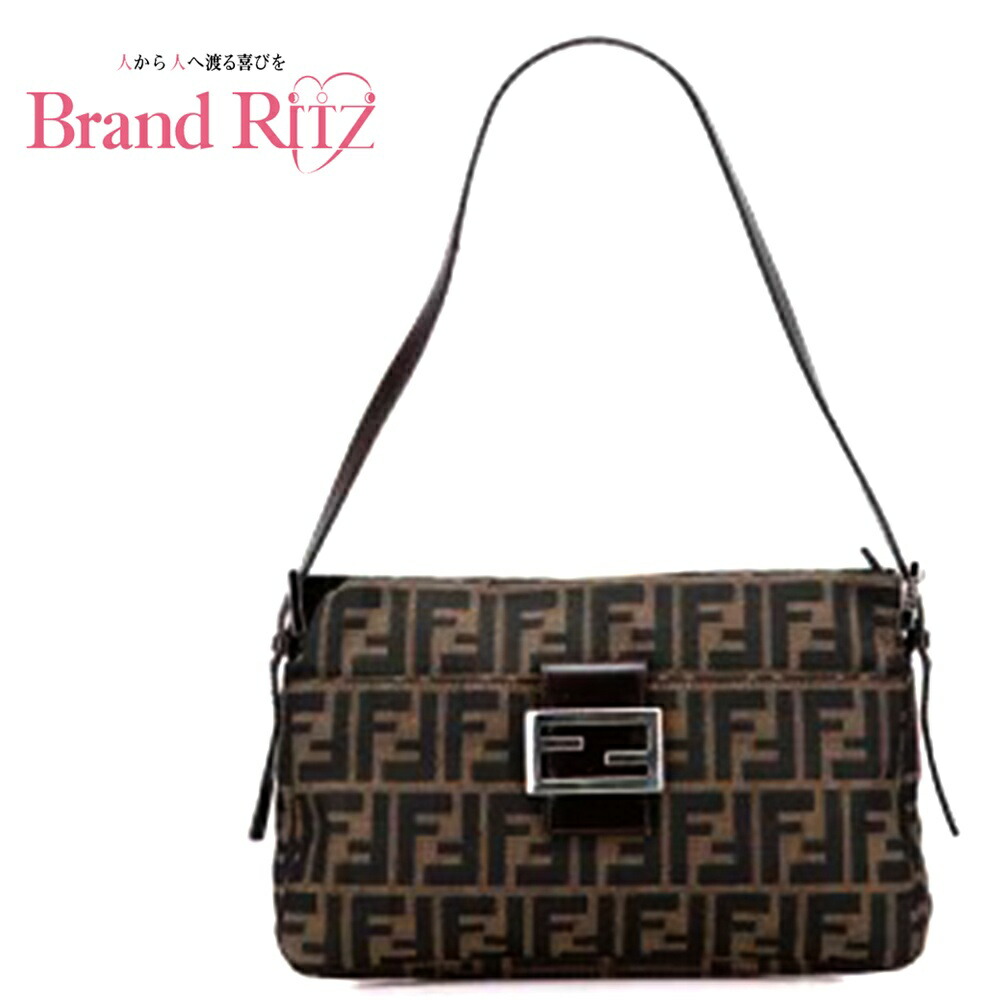 Fendi ズッカ柄　ワンハンドバッグ　ハーフムーン Fendi ズッカ柄ワンハンドバッグハーフムーン