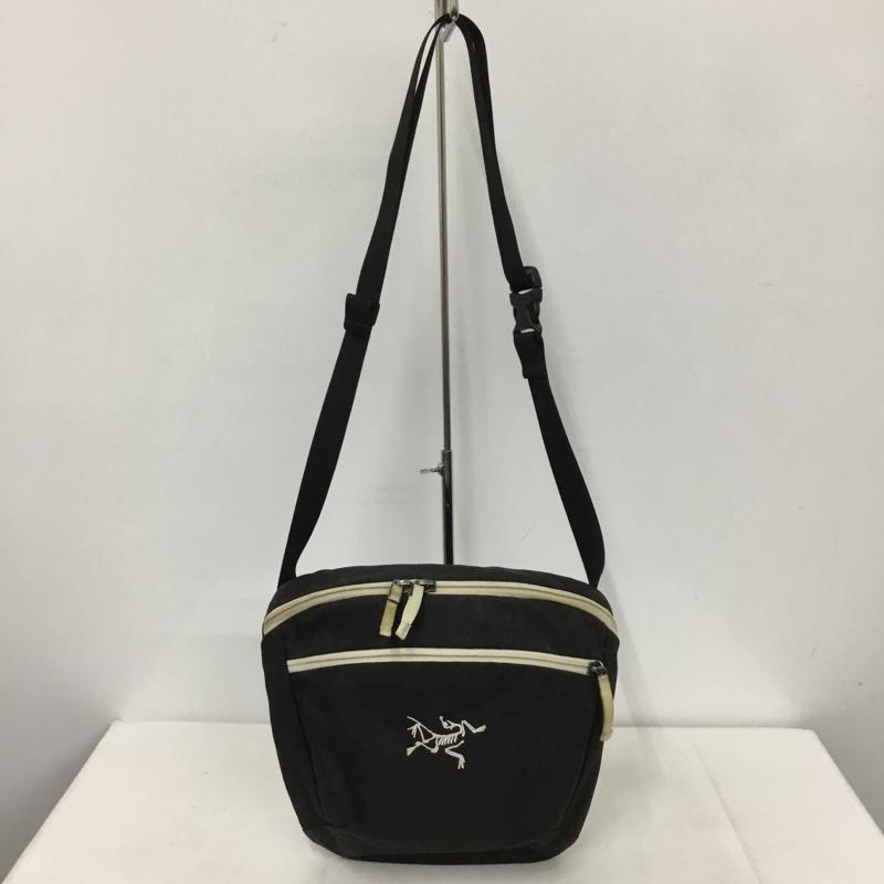 なな ARC'TERYX Fyx 13メッセンジャーバッグ　フィックス ARC'TERYX アークテリクス fyx 13 messenger black フィックス