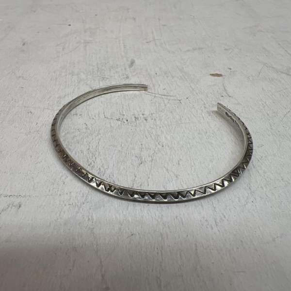 ヴィンテージ　サンドキャスト　ブレスレット　ナバホ　インディアンジュエリー Atelier Ninon / ヴィンテージ サンドキャストバングル