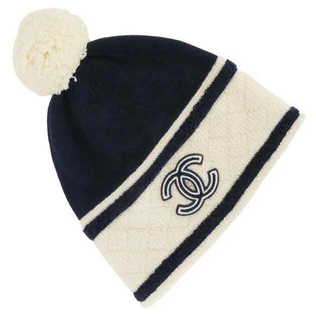 CHANEL ネイビー ロゴニット帽 これだけでお洒落度UP】CHANEL☆ニット帽☆CCロゴ付き (CHANEL