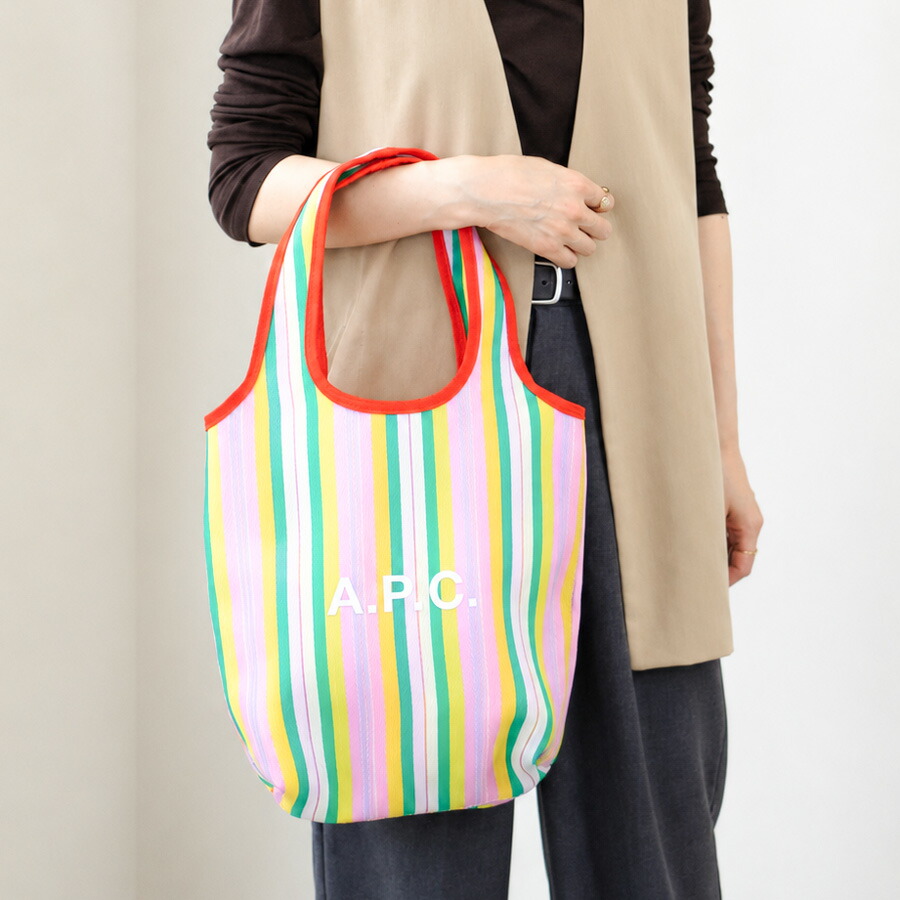 アーペーセー A.P.C. apc (M61861 PEAAE) TOTE NINON SMALL トートバッグ　ローズ/マルチカラー　メッシュバッグ トートバッグ　ショルダートート　 ポリエステル 　レディース ロゴ 鞄 A4サイズ収納可能【2026年春夏新作】｜Brand Ambassador 店