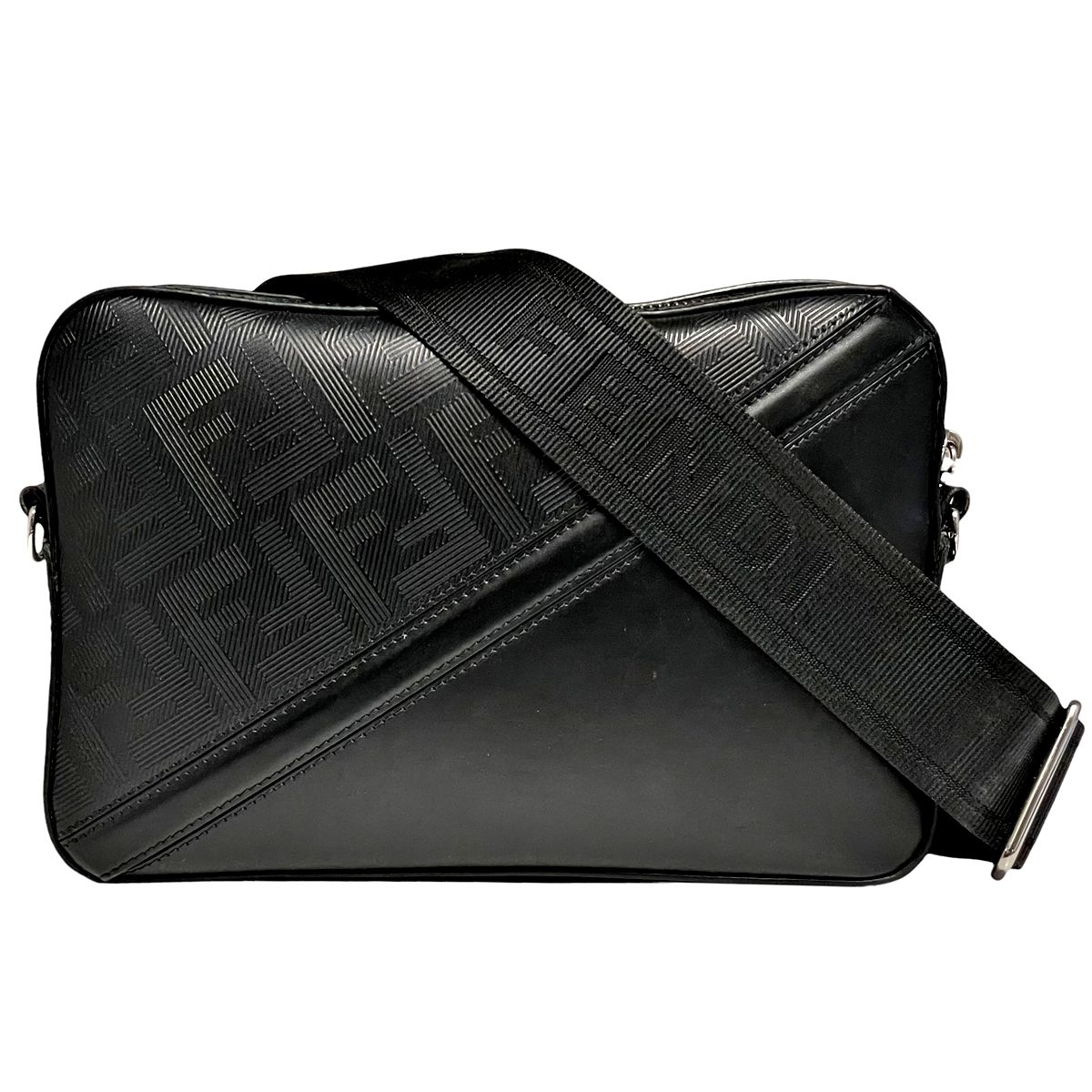【中古】 Fendi フェンディ ズッカエンボス ダイアゴナル カメラケース 7M0286 ショルダーバッグ ブラック FF柄 レザー メンズ 25029398 MK 59,950円
