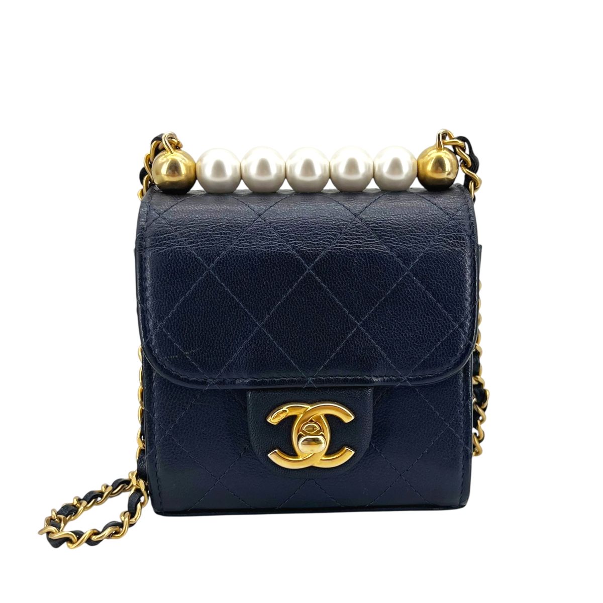 【中古】 CHANEL シャネル ミニマトラッセ Fパールチェーンショルダー ネイビー ラムスキン シャイニー チェーンバッグ レディース 25012718 HO