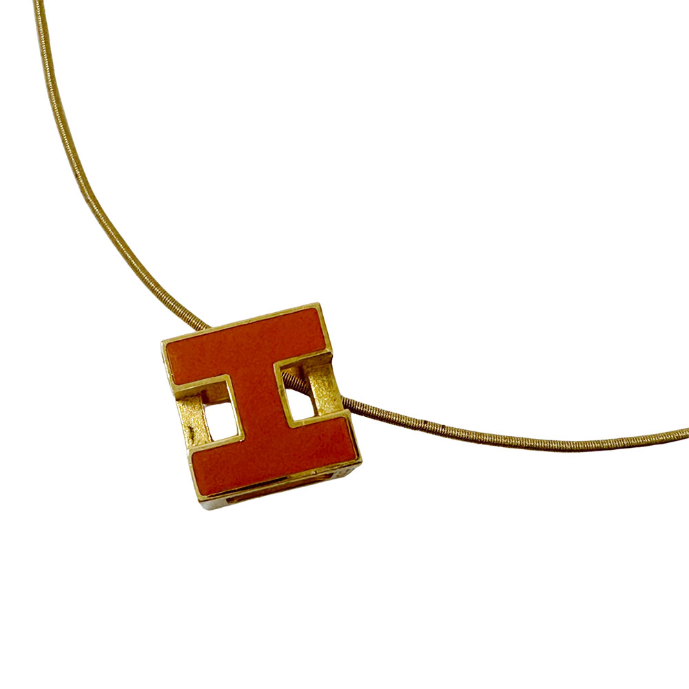 【全品最大10％OFF！14日20時から17日9時59分まで！】エルメス HERMES ネックレス カージュドアッシュHキューブ レディース ブランド メタル オレンジ ゴールド ペンダント おしゃれ 上品 大人 エレガント 【中古】 19,525円