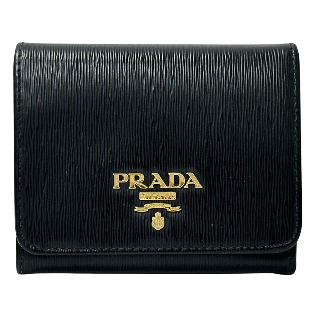 〒　PRADA プラダ 三角プレート サフィアーノレザー 黒 三つ折り財布 プラダ PRADA 財布 三つ折り財布 小銭入れ付き ミニ財布