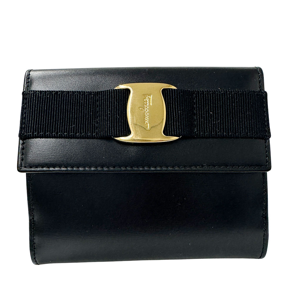 【5.5万円以上5000円OFFクーポン！１９日２０時から26日1時59分まで】フェラガモ Ferragamo 財布 レディース ブランド ヴァラ 二つ折り財布 レザー ブラック 黒 おしゃれ 【中古】｜ブランドベイ