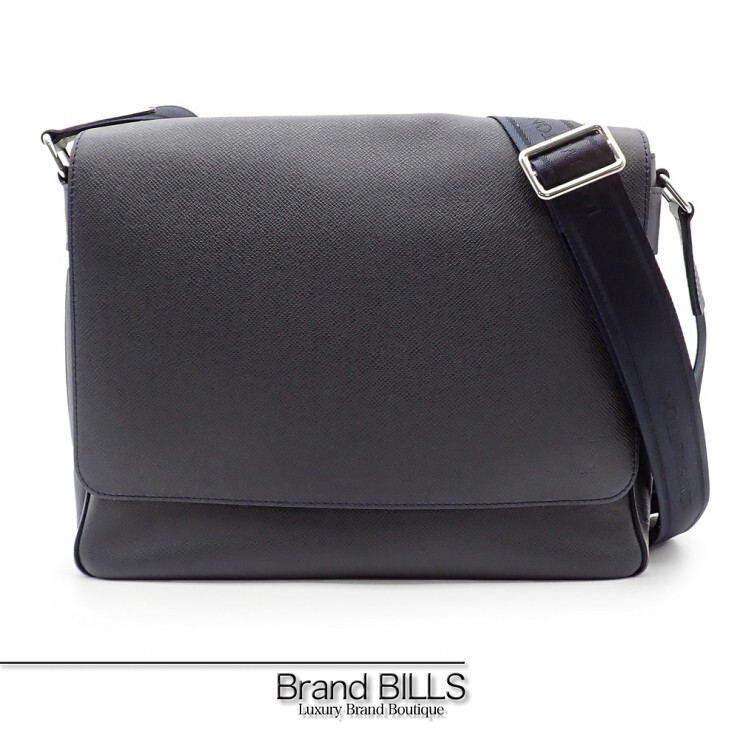 美品 LOUIS VUITTON ルイ・ヴィトン ロマンMM ショルダーバッグ メッセンジャーバッグ M32624 タイガ ネイビー ボレアル メンズ 【中古】｜ブランドビルズ　Brand BILLS 70,400円