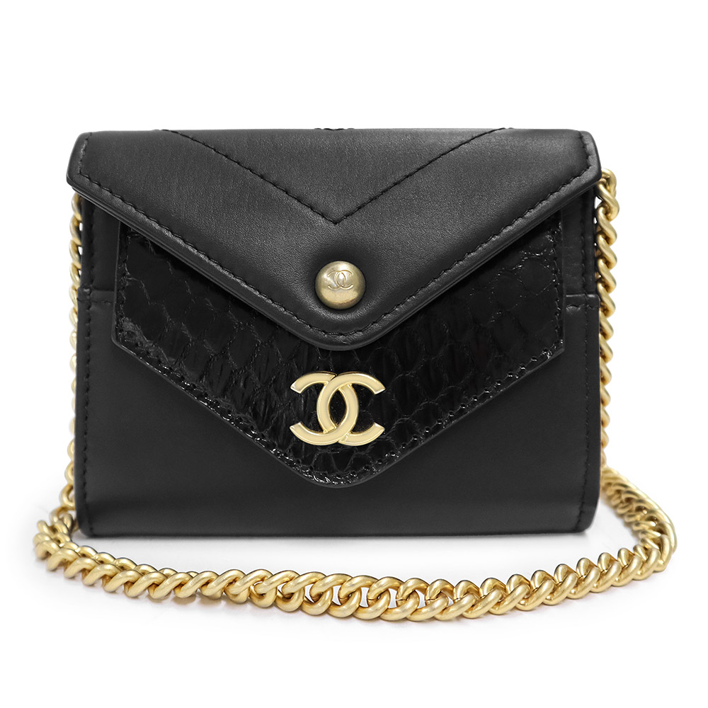 【新品・未当て嵌める品】シャネル CHANEL ダブル シェブロン ミニ クラッチペダル ココマーク チェーンウォレット カーフスキン なめし革 パイソン エキゾチックレザー 黒いこと 黒 アンティークゴールド金具 A70313 箱付