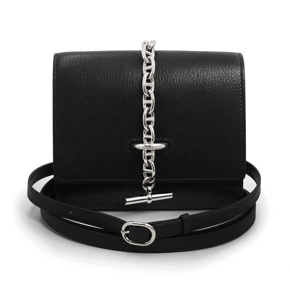 【未当て嵌める 見せびらかす品】エルメス HERMES シェーヌダンクル パウダーコンパクト ウォレット 二つ折り金入れ ショルダーバッグ 曲がった掛け ポシェット シェブル シェーブルシャムキラ ノワール 黒いこと 黒 しろがね色金具 W目じるし 箱付