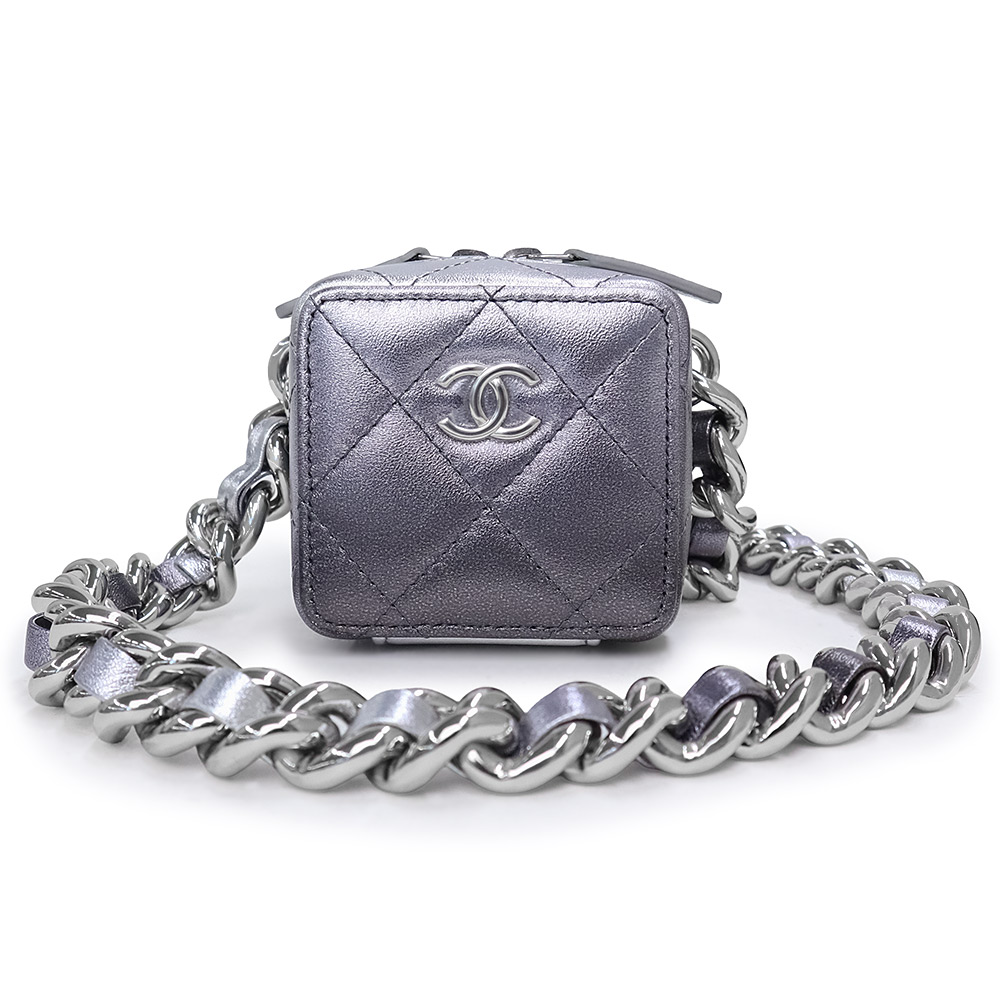 【未当てはめる 見せびらかす品】シャネル CHANEL ココマーク マトラッセ パンクキューブ チェーン店 ミニ ショルダーバッグ ポシェット メタリック 子ヒツジ人はだ なめし革 しろがね色 しろがね色金具 AP2529
