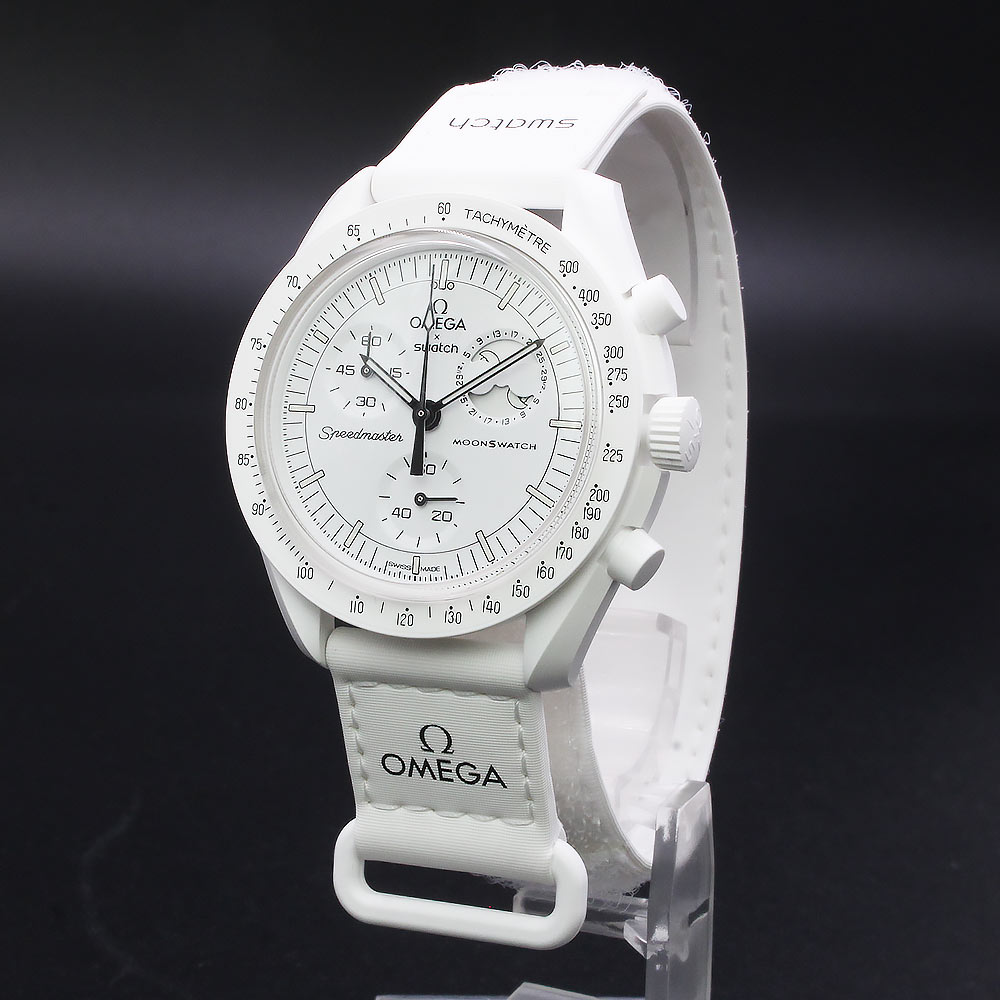 新品未使用！★オメガ×スウォッチ★スヌーピー★ホワイト！　SO33W700 OMEGA（オメガ） OMEGA×SWATCH ×Snoopy スウォッチ スヌーピー