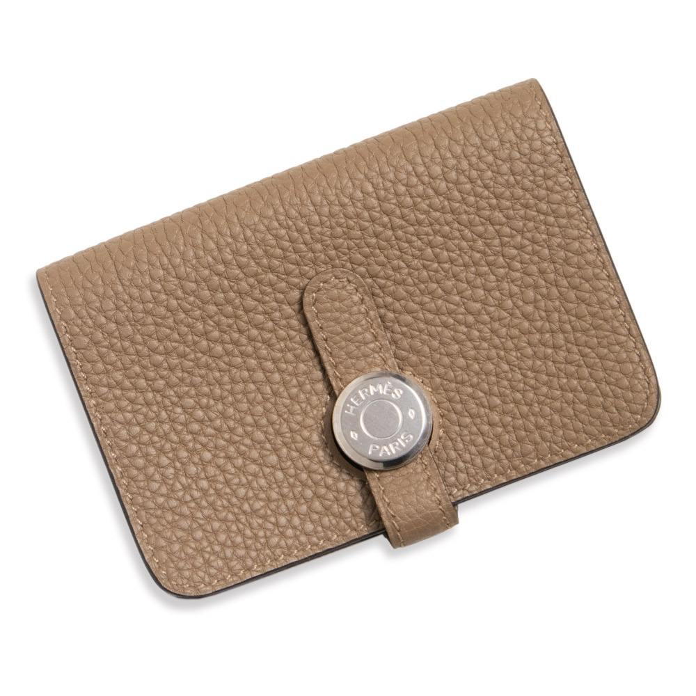 【新品・未当てはめる品】HERMES エルメス ドゴン トゴ Beige De Weimar ベージュドゥワイマール U目じるし 歌留多容れもの 名刺入れ 定期入れ 通行手形容れもの なめし革 しろがね色金具 箱付