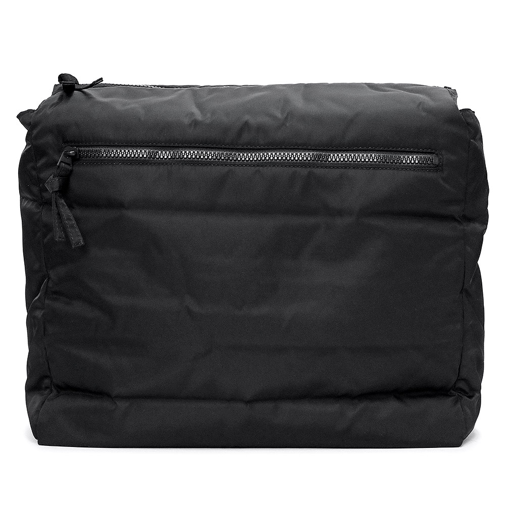 【未当て嵌める 見せびらかす品】BOTTEGA VENETA ボッテガヴェネタ 638750 書き付け合切袋 バッグインバッグ ナイロン 黒いこと 黒いこと金具