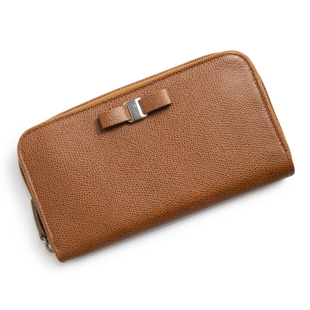【未当てはめる 見せびらかす品】Salvatore Ferragamo サルヴァトーレフェラガモ 22C240 ヴァラ シュロの葉 ラウンドジッパー なめし革 TAN タン 赤銅色 長紙入れ しろがね色金具 箱付
