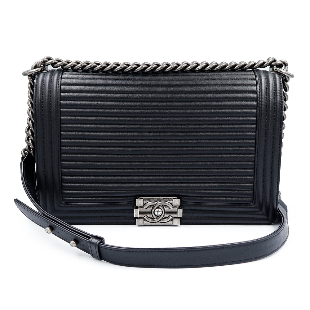 【美品】CHANEL シャネル A67086 ボーイ シャネル ホリゾンタル キルティング フラップ ラムスキン ブラック 2WAY チェーン ショルダー ハンドバッグ 斜め掛け レザー アンティークシルバー金具｜ブランドシティ　BrandCity