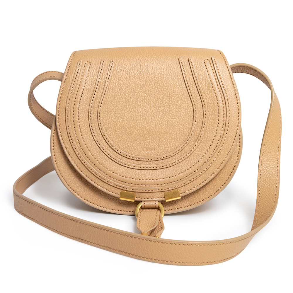 【未当て嵌める 見せびらかす品】Chloe クロエ CHC22AS680I31 Marcie マーシー スモール サドル御徒面子 グレインカーフレザー ミルキー赤銅色 ベージュ ショルダーバッグ 曲がった掛け つや消しゴールド金具